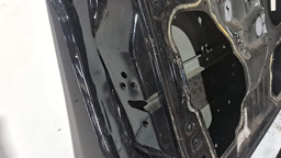 PORTA DIANTEIRA ESQUERDO FORD KA 2014 A 2021 COM DETALHE PRETO