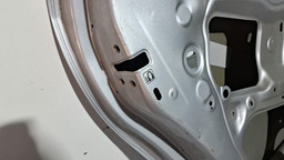 PORTA TRASEIRA ESQUERDA TOYOTA YARIS HATCH 2019 A 2023  ESQUERDO