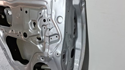 PORTA TRASEIRA ESQUERDA TOYOTA YARIS HATCH 2019 A 2023  ESQUERDO