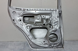 PORTA TRASEIRA ESQUERDA TOYOTA YARIS HATCH 2019 A 2023  ESQUERDO