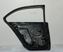 PORTA TRASEIRA ESQUERDA VW JETTA 2011 A 2016 COM DETALHE ESQUERDO PRETO