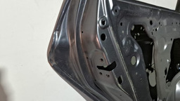 PORTA TRASEIRA ESQUERDA HONDA FIT 2015 A 2021 COM DETALHE ESQUERDO PRETO