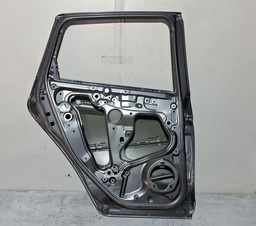 PORTA TRASEIRA ESQUERDA HONDA FIT 2015 A 2021 COM DETALHE ESQUERDO PRETO