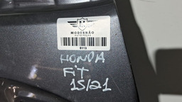 PORTA TRASEIRA ESQUERDA HONDA FIT 2015 A 2021 COM DETALHE ESQUERDO PRETO