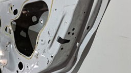 PORTA TRASEIRA DIREITA FORD ECOSPORT 2013 A 2020 COM DETALHE BRANCO