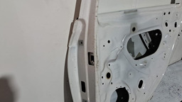 PORTA TRASEIRA DIREITA VW VIRTUS 2017 A 2024 COM DETALHE DIREITO BRANCO