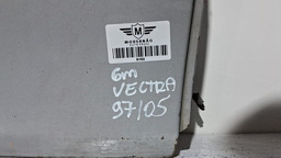 PORTA TRASEIRA DIREITA GM VECTRA 1997 A 2005 COM DETALHE DIREITO PRATEADO