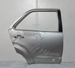 PORTA TRASEIRA DIREITA TOYOTA SW4 2006 A 2015 COM DETALHE PRATEADO
