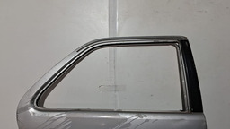 PORTA TRASEIRA DIREITA TOYOTA SW4 2006 A 2015 COM DETALHE PRATEADO
