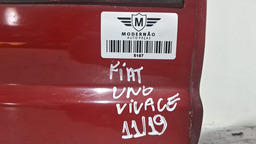PORTA TRASEIRA DIREITA FIAT UNO VIVACE 2011 A 2019 C/DETALHE DIREITO VERMELHO