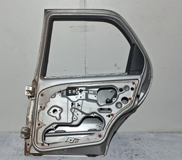 PORTA TRASEIRA DIREITA FIAT PALIO 2008 A 2013 COM DETALHE DIREITO PRATEADO