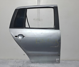 PORTA TRASEIRA DIREITA VW FOX 2004 A 2009 COM DETALHE DIREITO PRATEADO