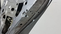 PORTA TRASEIRA DIREITA VW FOX 2004 A 2009 COM DETALHE DIREITO PRATEADO