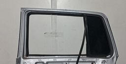 PORTA TRASEIRA DIREITA VW FOX 2004 A 2009 COM DETALHE DIREITO PRATEADO