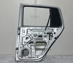 PORTA TRASEIRA DIREITA VW FOX 2004 A 2009 COM DETALHE DIREITO PRATEADO