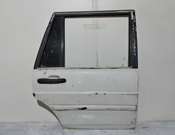 PORTA TRASEIRA DIREITA VW SANTANA 1996 A 2005 COM DETALHE DIREITO BRANCO