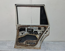 PORTA TRASEIRA DIREITA VW SANTANA 1996 A 2005 COM DETALHE DIREITO BRANCO