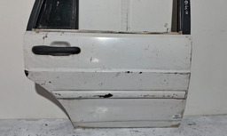 PORTA TRASEIRA DIREITA VW SANTANA 1996 A 2005 COM DETALHE DIREITO BRANCO