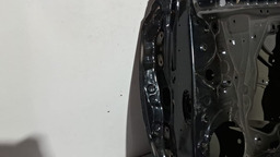 PORTA TRASEIRA DIREITA TOYOTA COROLLA 2020 A 2023 C /DETALHE DIREITO PRETO