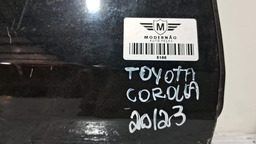 PORTA TRASEIRA DIREITA TOYOTA COROLLA 2020 A 2023 C /DETALHE DIREITO PRETO