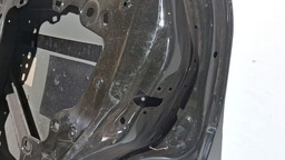 PORTA TRASEIRA DIREITA JEEP RENEGADE 2016 A 2024 COM DETALHE DIREITO PRETO