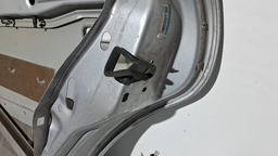 PORTA TRASEIRA DIREITA AUDI A3 1997 A 2006 COM DETALHE DIREITO PRATEADO