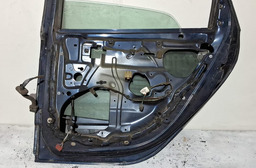 PORTA TRASEIRA DIREITA RENAULT MEGANE 1998 A 2005 C/DETALHE  DIREITO PRETO