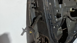 PORTA TRASEIRA DIREITA RENAULT MEGANE 1998 A 2005 C/DETALHE  DIREITO PRETO