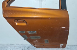PORTA TRASEIRA DIREITA GM ONIX ACTIV  2013 A 2019 C /DETALHE DOURADO