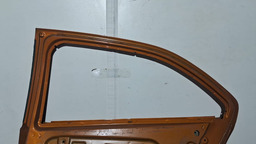 PORTA TRASEIRA DIREITA GM ONIX ACTIV  2013 A 2019 C /DETALHE DOURADO