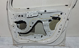 PORTA DIANTEIRA DIREITA CITROEN C3 2013 A 2019COM DETALHE DIREITO BRANCO