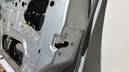 PORTA DIANTEIRA DIREITA GM CORSA JOY/MAXX 2002 A 2012 PRATEADO