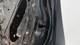 PORTA DIANTEIRA DIREITA NISSAN LIVINA 2008 A 2013COM DETALHE DIREITO PRETO