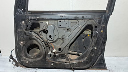 PORTA DIANTEIRA DIREITA NISSAN LIVINA 2008 A 2013COM DETALHE DIREITO PRETO