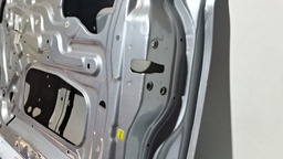 PORTA DIANTEIRA DIREITA MITSUBISHI L200 OUTDOOR 2007 A 2011 DIREITO PRATEADO