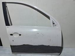 PORTA DIANTEIRA DIREITA NISSAN MARCH 2011 A 2020COOM DETALHE DIREITO BRANCO