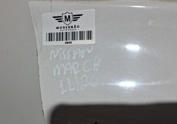 PORTA DIANTEIRA DIREITA NISSAN MARCH 2011 A 2020COOM DETALHE DIREITO BRANCO