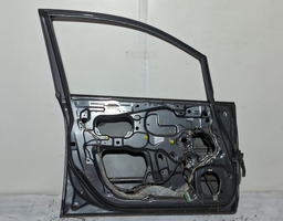 PORTA DIANTEIRA ESQUERDO HONDA FIT 2004 A 2008 COM DETALHE PRETO