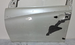 PORTA DIANTEIRA ESQUERDO TOYOTA YARIS 2018 A 2024 C/DETALHE PRATEADO