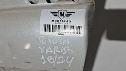 PORTA DIANTEIRA ESQUERDO TOYOTA YARIS 2018 A 2024 C/DETALHE PRATEADO