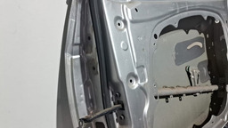 PORTA DIANTEIRA DIREITA HYUNDAI I30 2012 A 2016 COM DETALHE DIREITO PRATEADO