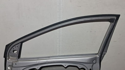 PORTA DIANTEIRA DIREITA HYUNDAI I30 2012 A 2016 COM DETALHE DIREITO PRATEADO