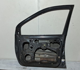 PORTA DIANTEIRA DIREITA RENAULT SCENIC 2002 A 2009 C/DETALHE DIREITO PRETO