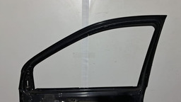 PORTA DIANTEIRA DIREITA RENAULT SCENIC 2002 A 2009 C/DETALHE DIREITO PRETO