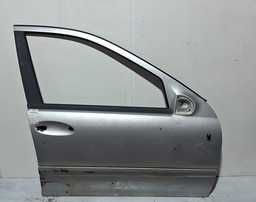 Porta Dianteira Direita Mercedes  W203 Classe C 2007 A 2011 Prateado
