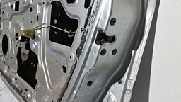 PORTA DIANTEIRA DIREITA RENAULT LOGAN 2007 A 2013 SEM FURO DIREITO PRATEADO