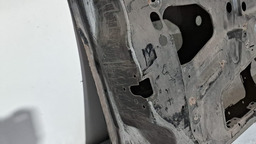 PORTA DIANTEIRA ESQUERDA GM ASTRA 1998 A 2011 COM DETALHE ESQUERDO PRETO