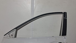 PORTA DIANTEIRA ESQUERDA GM TRACKER 2021 A 2024 COM DETALHE ESQUERDO BRANCO