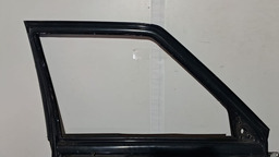 PORTA DIANTEIRA ESQUERDA FIAT UNO 2004 A 2013 COM DETALHE ESQUERDO PRETO