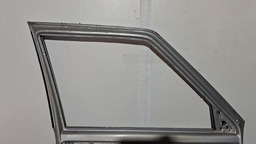 PORTA DIANTEIRA ESQUERDA FIAT UNO 2004 A 2013 COM DETALHE ESQUERDO PRATEADO